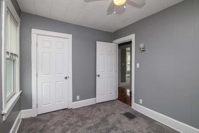 Building Photo - 1014 Wilson Ave