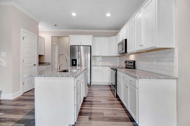 Building Photo - 106 Kingston Cir