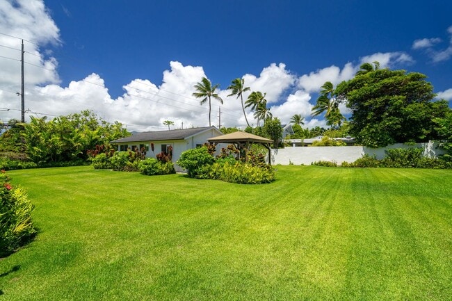 Building Photo - 110 N Kalaheo Ave