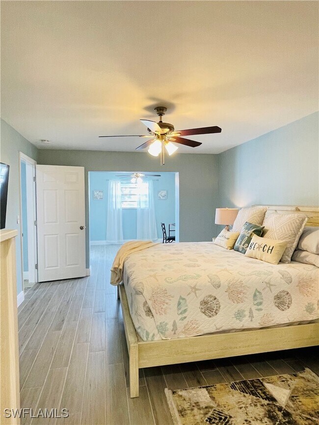 Building Photo - 5403 SW 3rd Ave