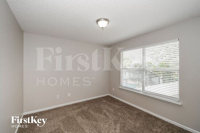Building Photo - 2921 Ravine Hill Dr