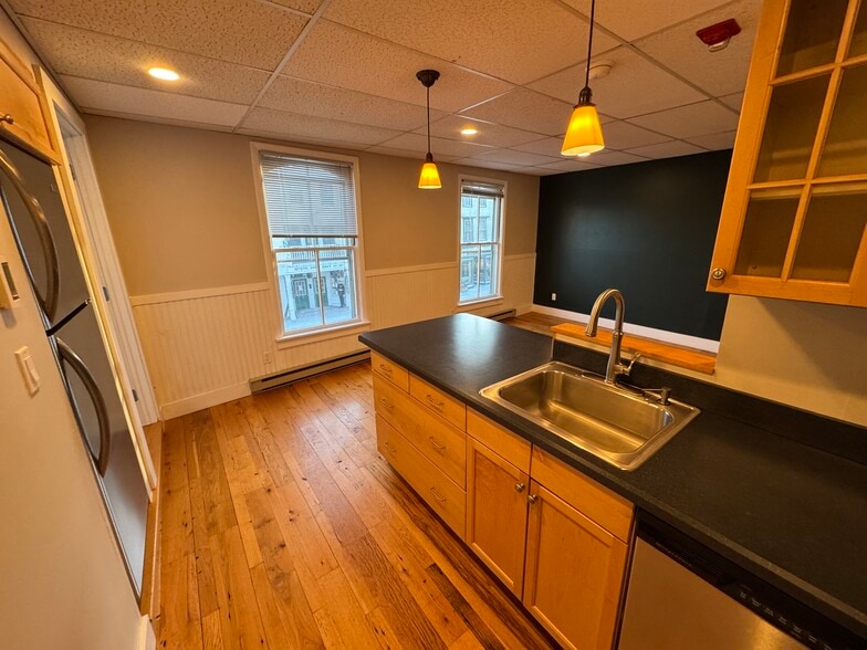 Building Photo - 38 W Main St