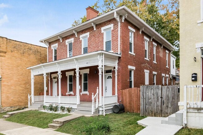 Building Photo - 60 Clark Pl
