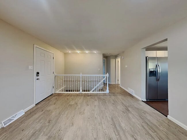 Building Photo - 387 Helena Cir