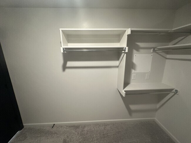 Building Photo - 2229 Roca Dr
