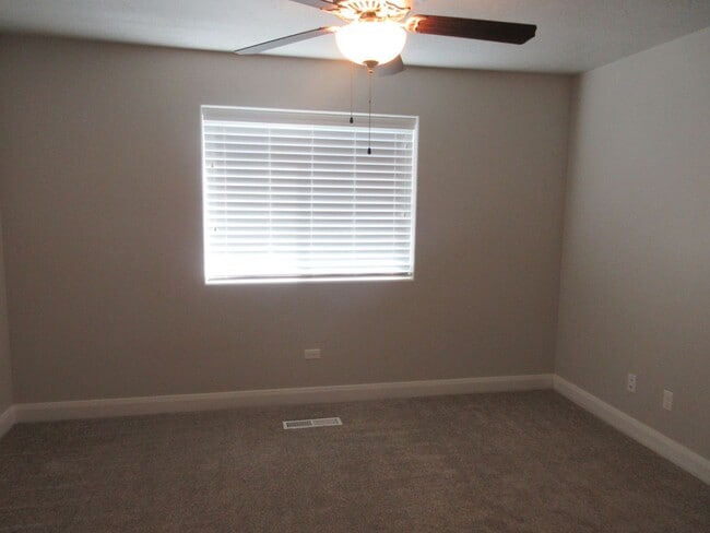 Building Photo - Newer townhome in the heart of Cedar City! Short Term Available.