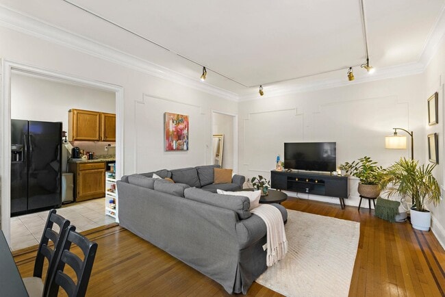 Building Photo - 1015 Washington St