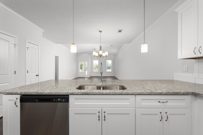 Building Photo - 833 Montclair Pt
