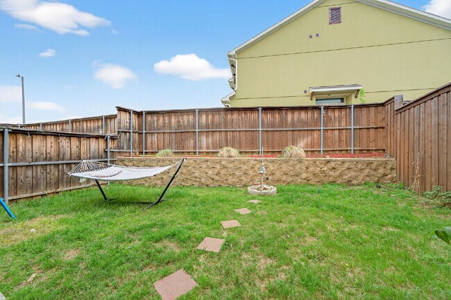 Building Photo - Well-Maintained Home in Irving – Convenient Location & Comfortable Living