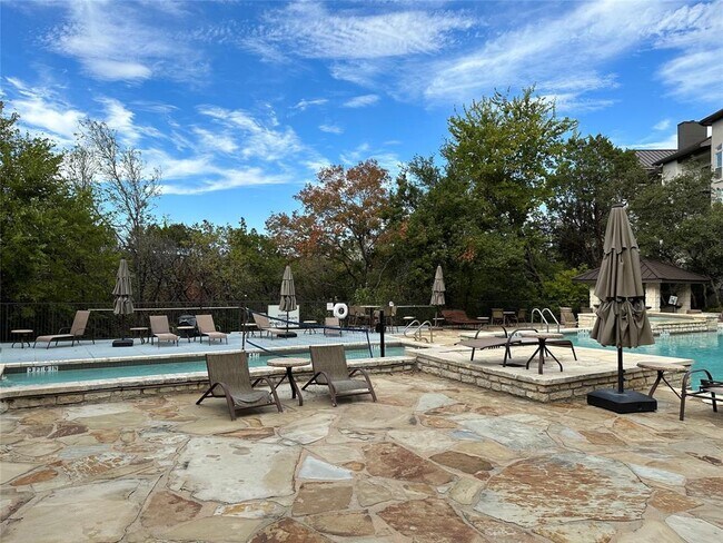 Building Photo - 6000-10 Shepherd Mountain Cove