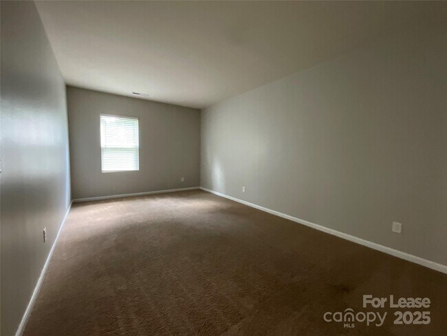 Building Photo - 9143 Magnolia Lily Ave