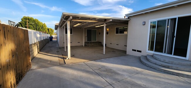 Building Photo - Beautiful El Cajon House