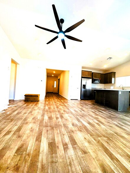 Building Photo - 31367 Autumn Blaze Dr