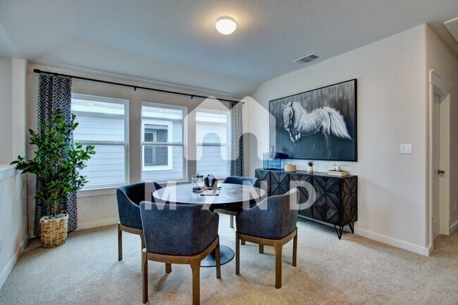 Building Photo - 888 Casina Cir