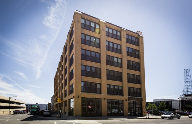 Building Photo - The Sinclair