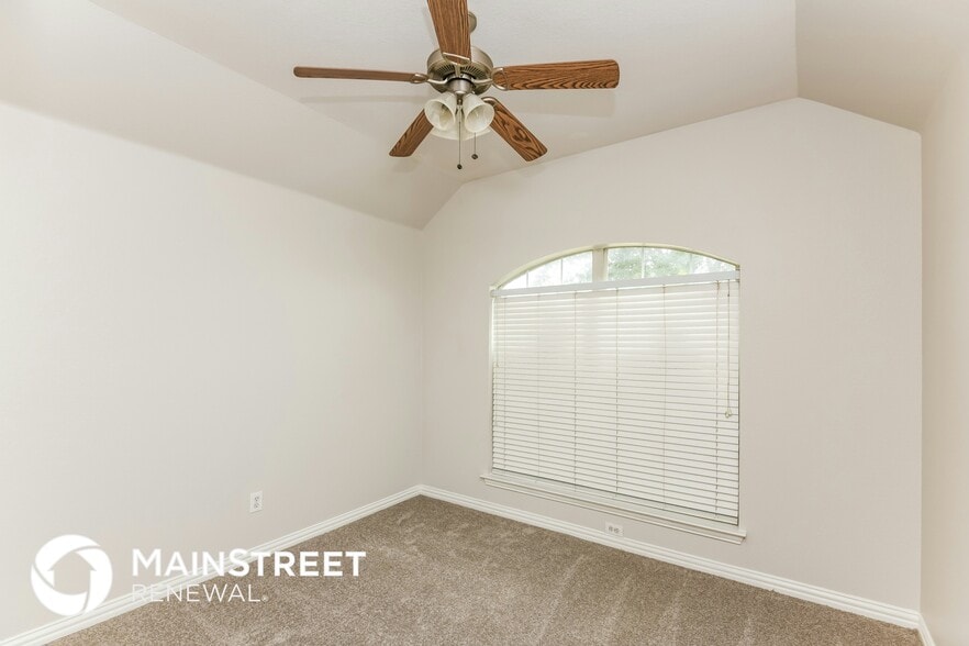 Building Photo - 233 Kennedy Dr