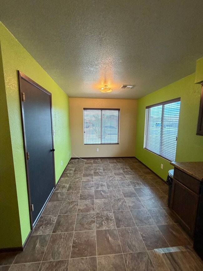 Building Photo - POOL & SOLAR HOME!