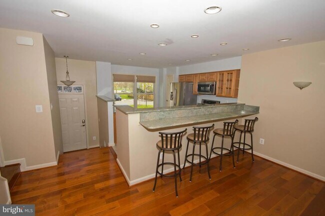 Building Photo - 419 Davis Ave SW