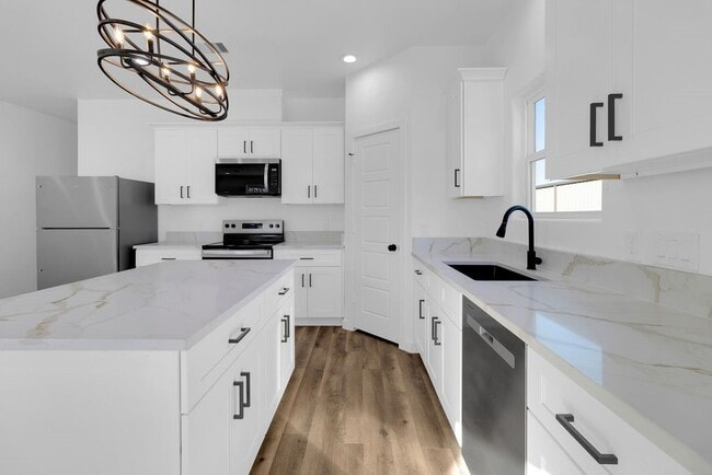 Building Photo - 104 Runnels St