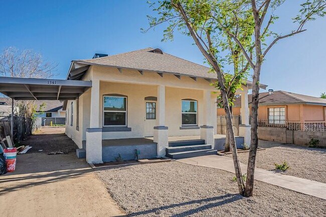 Building Photo - Beautiful Home in Phoenix Arizona