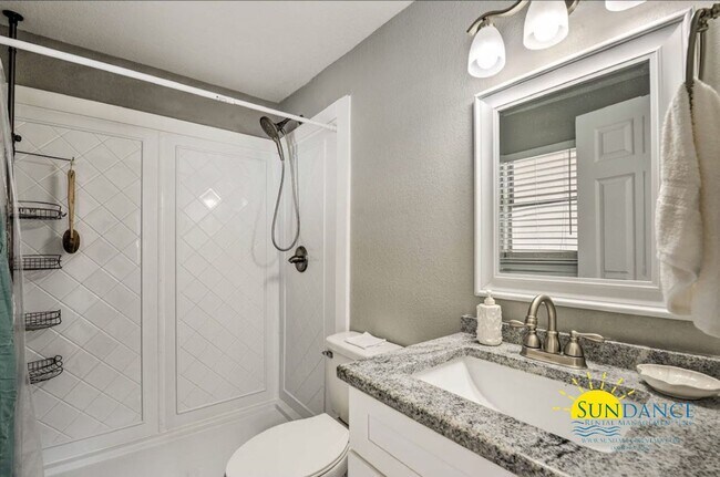 Building Photo - Upgraded 4BR Home with In-Ground Pool in Fort Walton Beach!