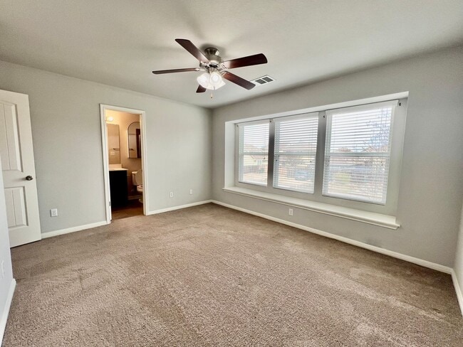 Building Photo - Charming 2 Story, 2 Bedroom, 2.5 Bathroom Home in Blanco Vista