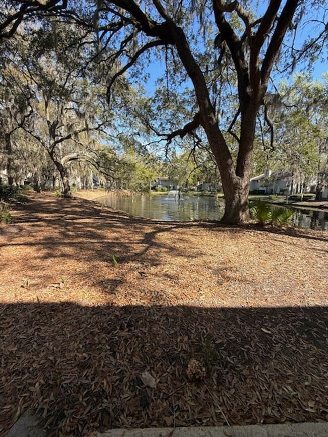 Building Photo - Woodlake Villa 213