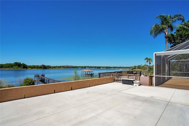 Building Photo - 6719 Fairway Cove Dr