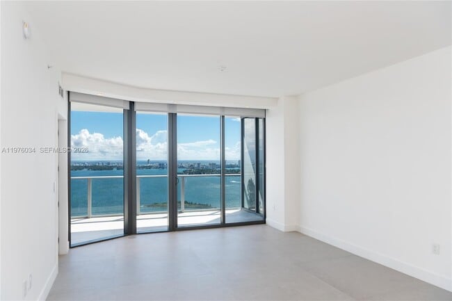 Building Photo - 700 NE 24th St