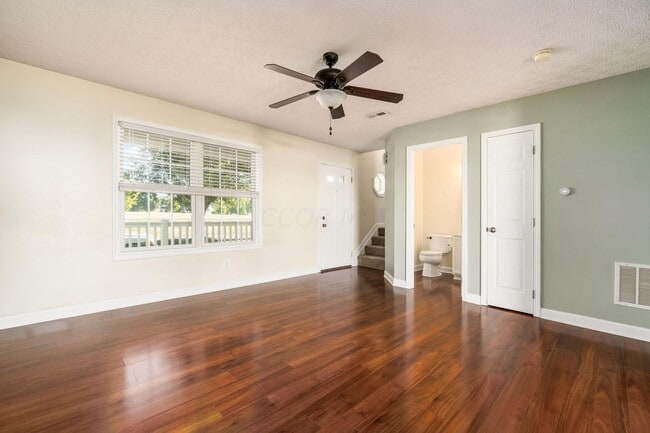 Building Photo - 1383 Pansy St