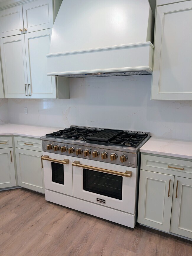 Building Photo - 9301 Grist Mill Ct