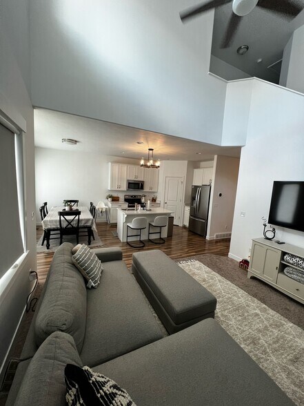 Building Photo - 15202 S Tack Way