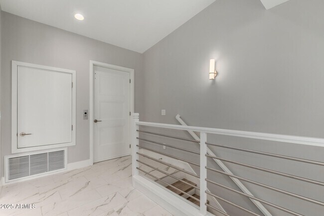 Building Photo - 4525 N 40th St