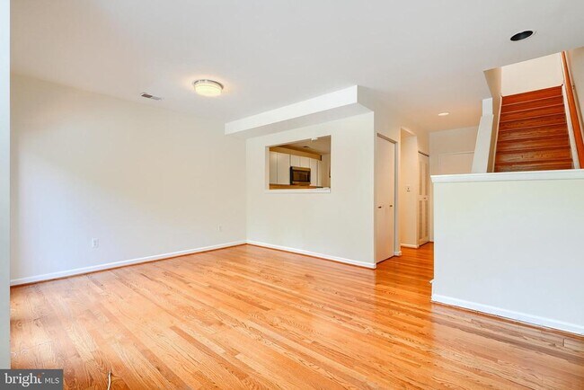 Building Photo - 123 W Barre St