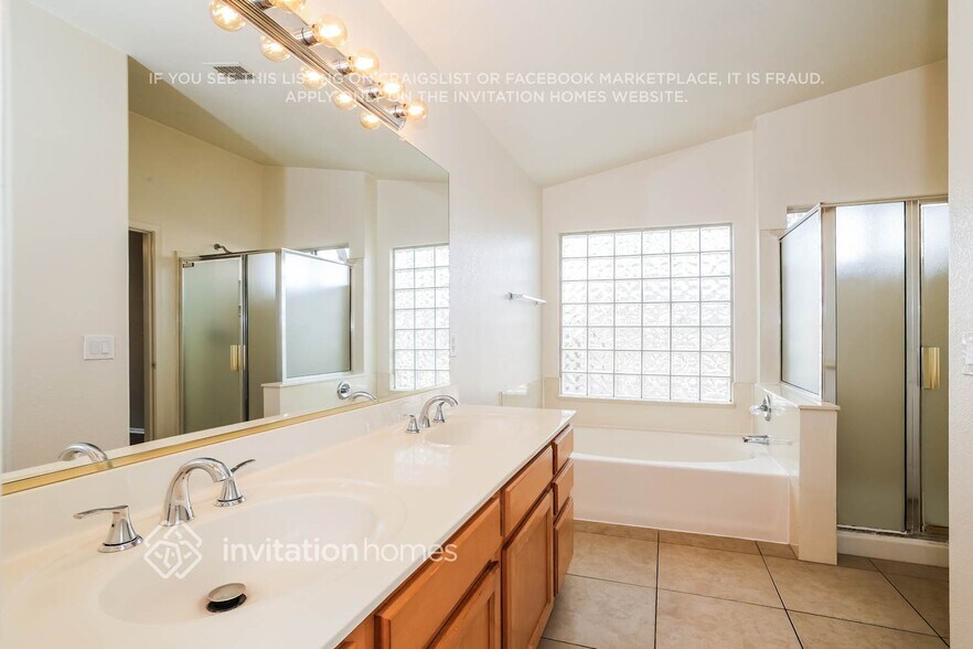 Building Photo - 12534 W Edgemont Ave