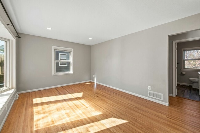 Building Photo - 6520 Stevens Ave