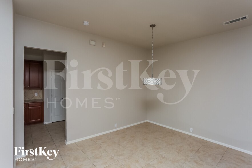 Building Photo - 2744 Cedar Ridge Ln