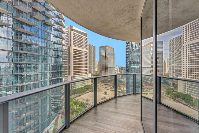 Building Photo - 801 S Miami Ave