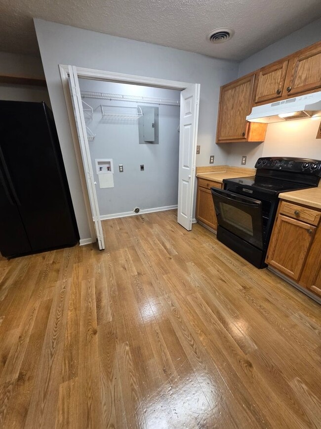 Building Photo - 109 Stanford Cir