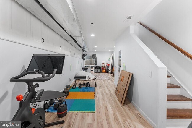 Building Photo - 2013 E York St