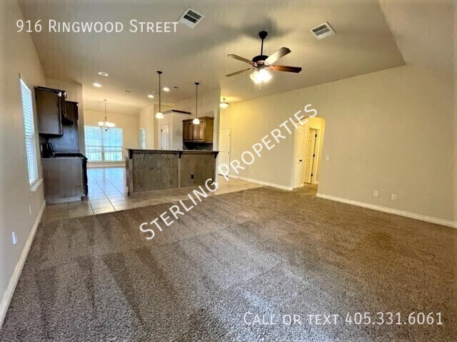 Building Photo - 916 Ringwood St