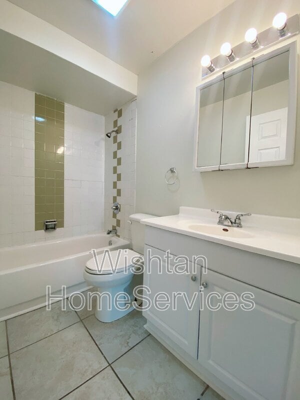 Building Photo - 202 Charleston Blvd