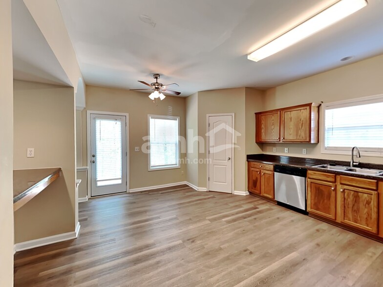 Building Photo - 31 Trayton Way