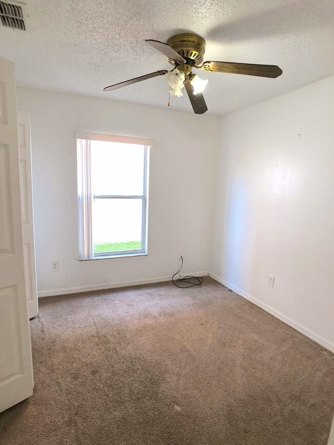 Building Photo - Move in Ready home in Kissimmee