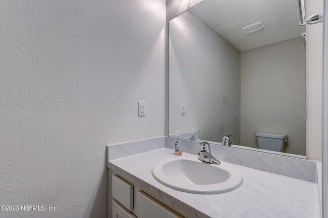 Building Photo - 988 Observatory Pkwy