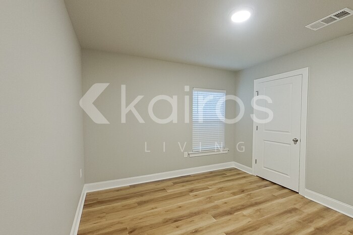 Building Photo - 13769 Pinyon Dr