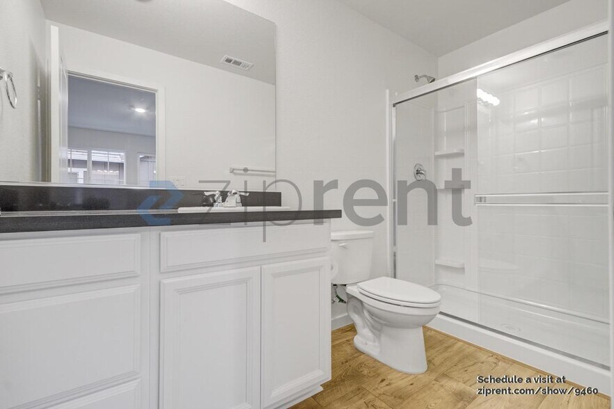 Building Photo - 5208 Cumberland Dr