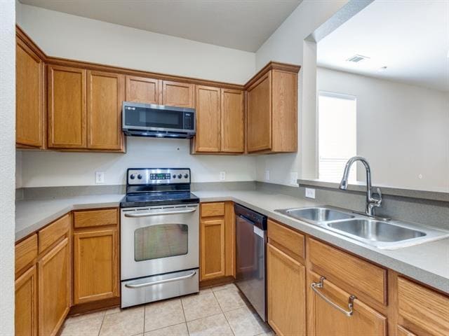 Building Photo - 10800 Astor Dr