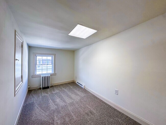Building Photo - 513 Locust St