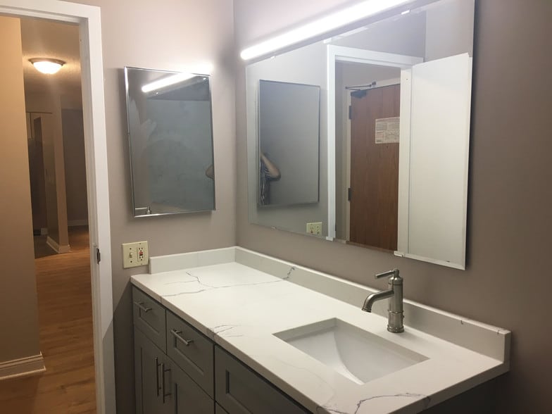 Hall Bath View 1 - 200 N Dearborn St